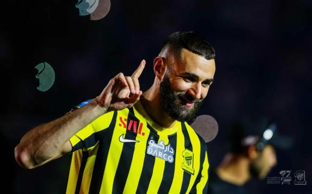 pg试玩-年收入排行榜 C罗笨马内少前3 姆巴佩第5 梅西第6